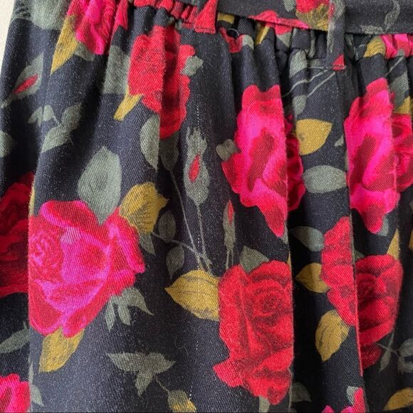 Aritzia “Talula” Rose Flowy Short Shorts (Size:4) - Picture 5 of 7